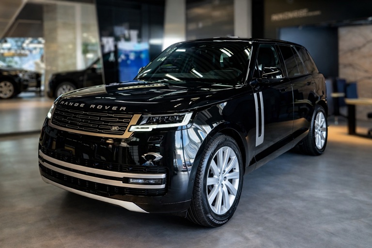 Luxury Range Rover Vogue 2025 black at Beirut showroom